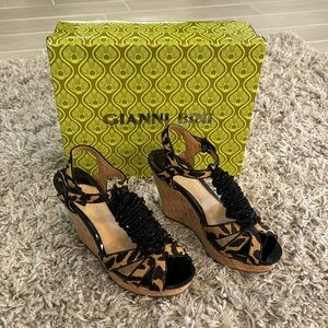 Great Condition Gianni Bini Wedges